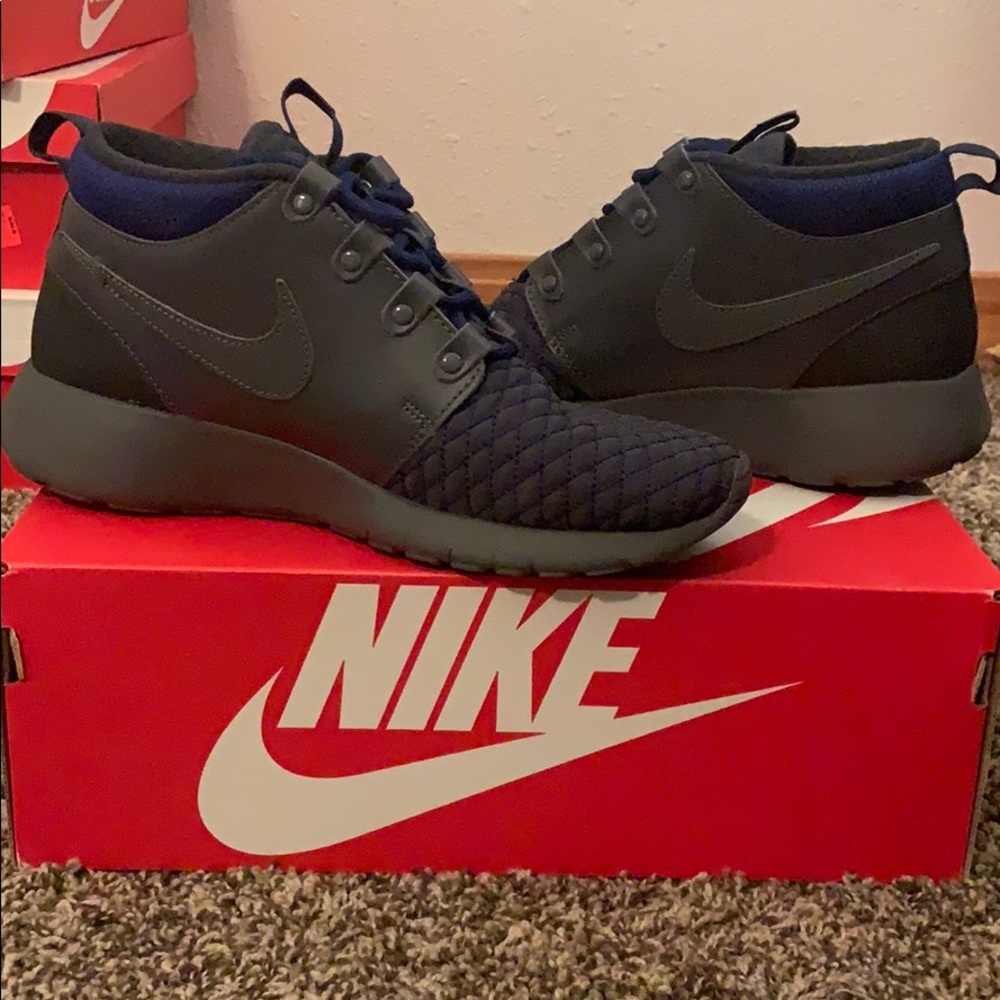 Nike roshe one mid winter